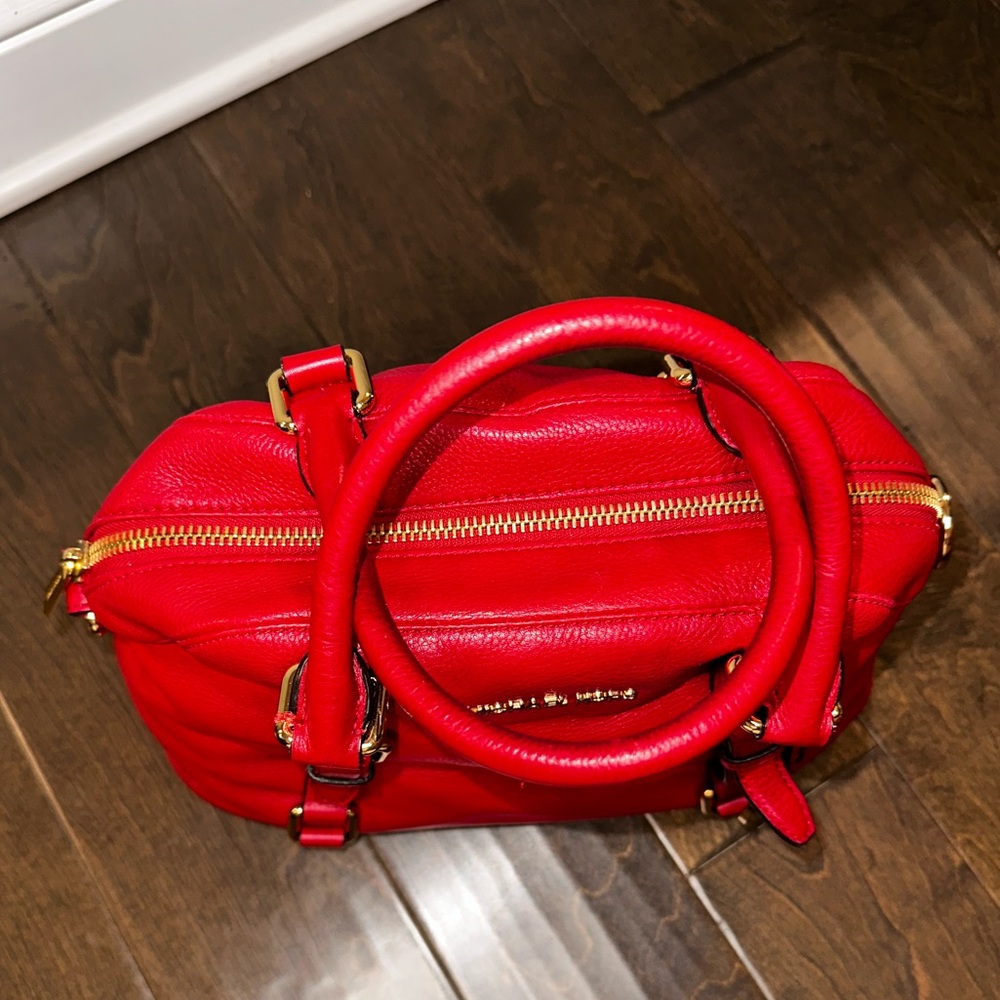 Michael Kors Bedford Pebbled Leather Red Satchel and Matching Red Wallet Set - Picture 6 of 16